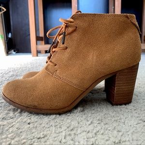 Tom’s heeled booties